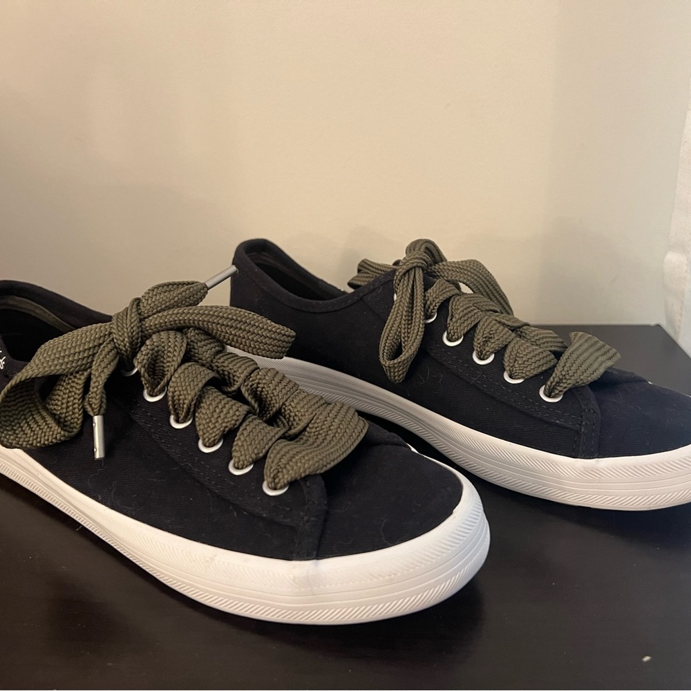 Black Women's Keds with Army Green Laces Size 7.5 NWOB